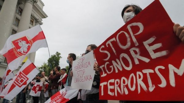 "Уловка тирана по-советски". Мировые СМИ о посадке самолета Ryanair в Минске