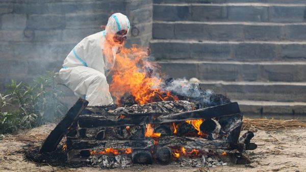 Коронавирус в мире: Индия не спешит вводить новый локдаун, а Евросоюз готовится встречать туристов