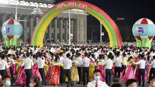 Коронавирус в мире: Индия не спешит вводить новый локдаун, а Евросоюз готовится встречать туристов