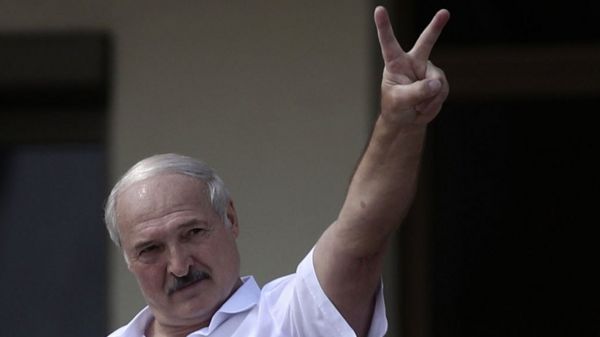 Ответ Европы Минску: Британия запретила полеты "Белавиа", несколько авиакомпаний решили облетать Беларусь стороной