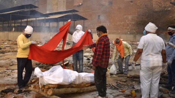 Дайджест: Индия бьет рекорды смертности от ковида, G7 готовится бороться с российскими троллями