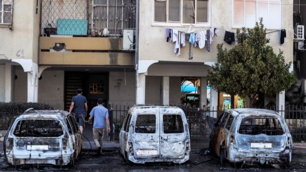 Фото: последствия бомбардировок и погромов в Израиле