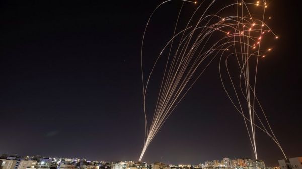 Дайджест: траур после стрельбы в школе в Казани, Израиль и палестинцы обмениваются ударами