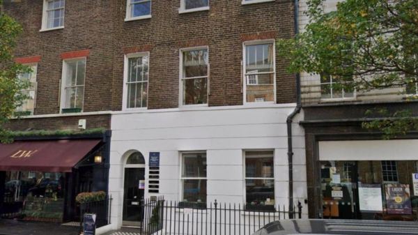 Французским блогерам предложили за деньги критиковать Pfizer. Кто это сделал?