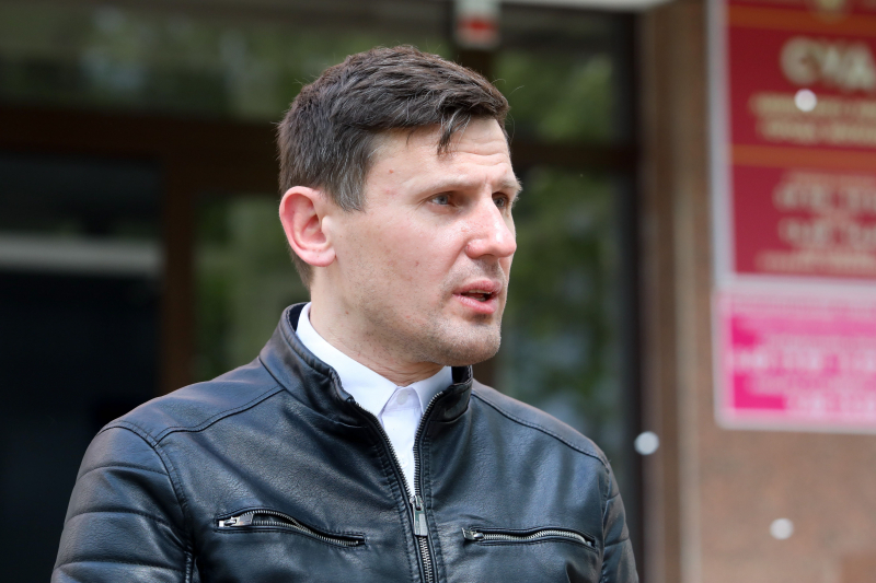 Белорусского журналиста Буракова арестовали на 20 суток. Он рассказал о пытках и бесчеловечном отношении