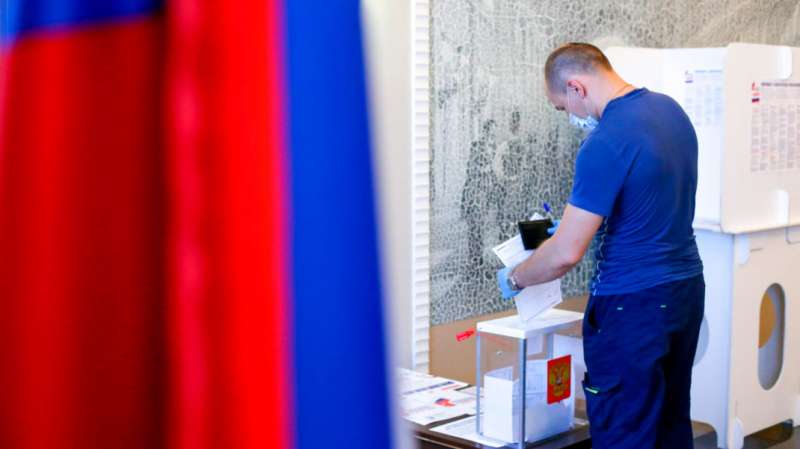 Бюджетники пожаловались, что их заставляют тестировать онлайн-голосование на праймериз «Единой России»