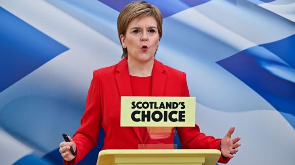Сепаратисты выиграли выборы в Шотландии и хотят судиться с Лондоном за референдум