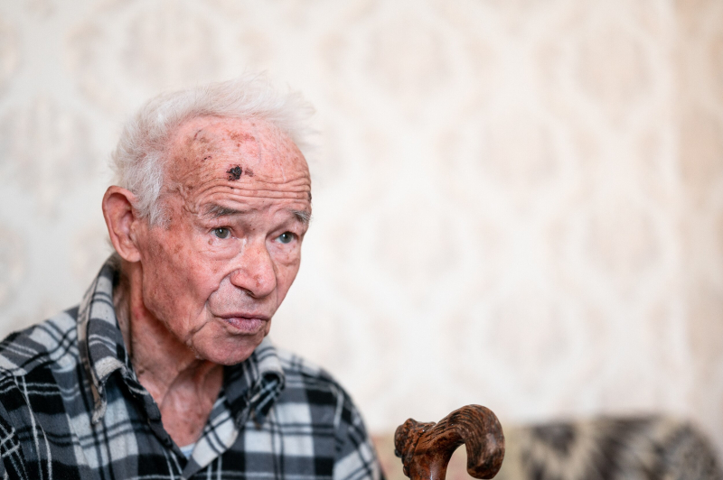 "Человек должен быть человеком. А я больше никто в этом обществе". Эмоциональный рассказ 94-летнего белорусского ветерана накануне 9 мая