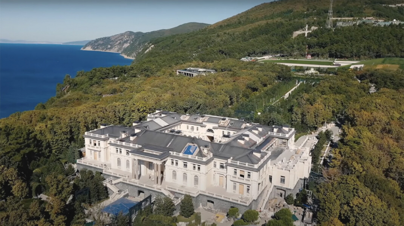 «Что бы там ни было, это всё ерунда». Кремль — о новой публикации про «дворец Путина»