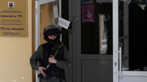 "Родители кричали - верните наших детей!" Как Казань переживает расстрел школьников