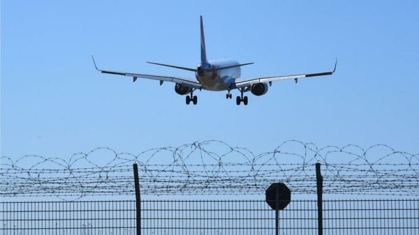 Россия разрешает авиарейсы в облет Беларуси, но медленно - из-за наплыва заявок европейских перевозчиков