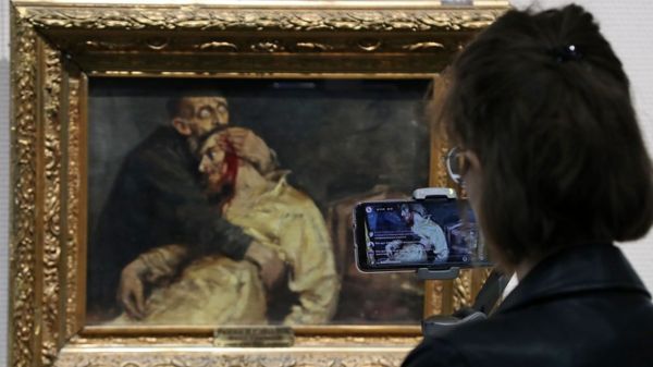 Дайджест: дверь, открытая для России, развод Гейтсов и побочные эффекты вакцинной дипломатии