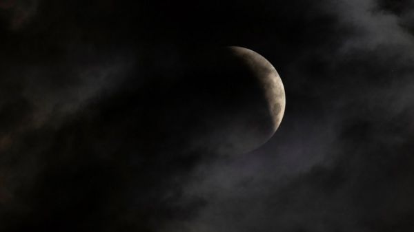 Лунное затмение и суперлуние. Самые яркие фотографии