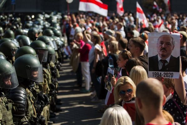 “Это еще не вечер”. Лукашенко запретил журналистам работать на несогласованных акциях. Власти получили право отключать интернет и телевидение