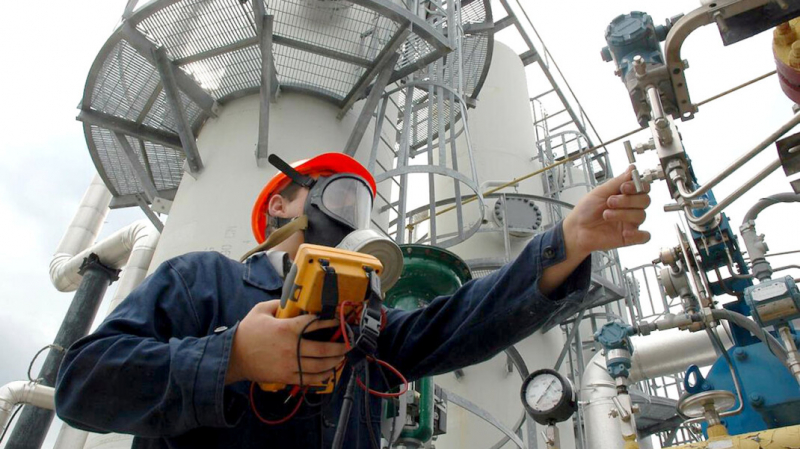 «Газпром» пообещал бесплатно провести газ в небольшие дома. Газификация в России отстаёт на много лет