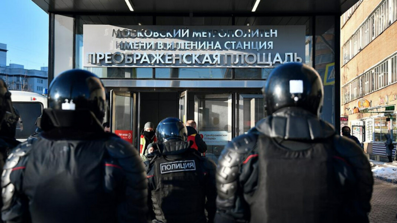 Из-за акции в поддержку Навального в московском метро начались массовые увольнения — ушли десятки сотрудников