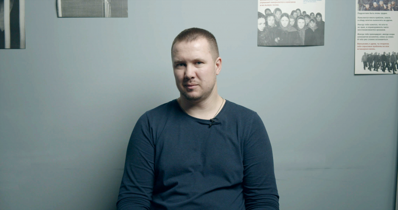 "Какая жизнь, такая и "Азбука". Интервью с режиссером документального сериала "Азбука тюрьмы" Андреем Сильвестровым