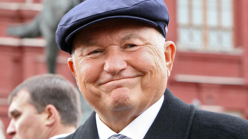 Лещенко, Бабкина и Винокур попросили Путина назвать площадь в Москве в честь Лужкова