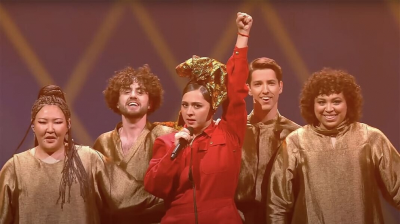 Манижа вошла в десятку финалистов «Евровидения» и запустила проект об участвовавших в её выступлении женщинах