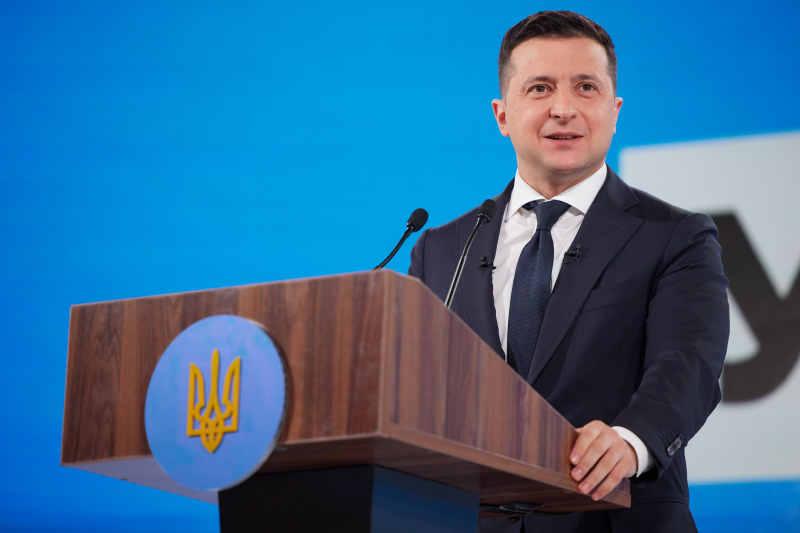 "Он настолько разогнал автомобиль, что просто так остановить не получится". Экс-министр финансов Украины – о деолигархизации по Зеленскому