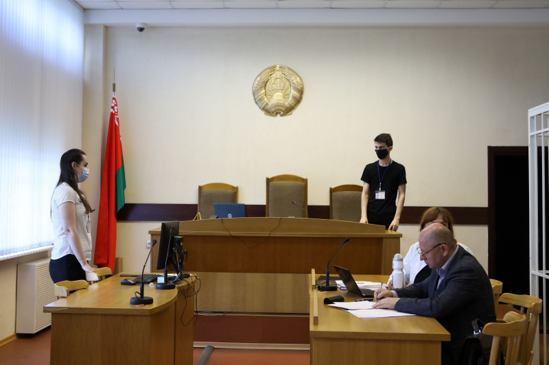 "Оставят без куска хлеба за исполнение своих обязанностей". Десятки адвокатов Беларуси лишились лицензий из-за защиты протестующих