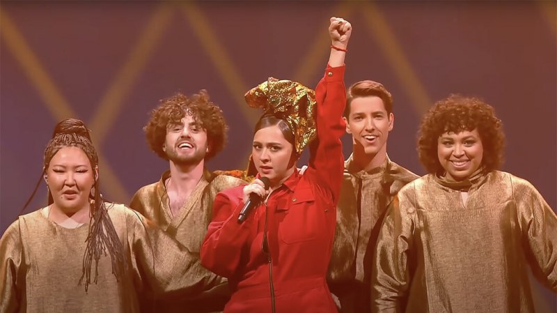 Певица Манижа вышла в финал «Евровидения». В России её критикуют и проверяют на экстремизм