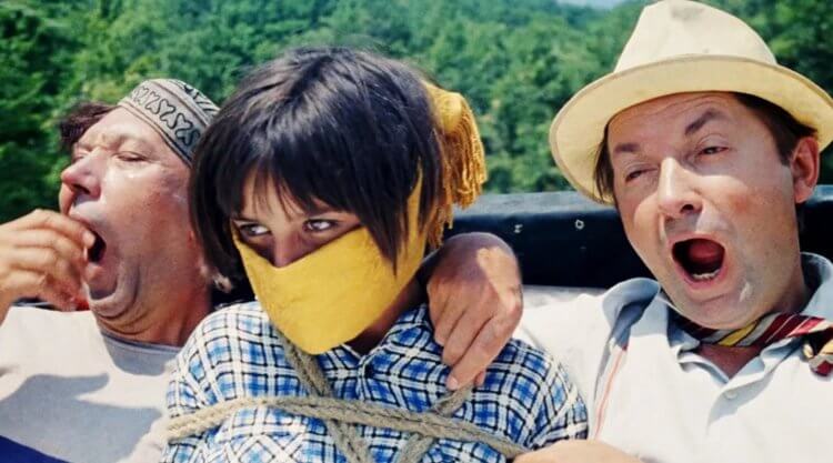 Почему люди зевают? Есть несколько интересных теорий