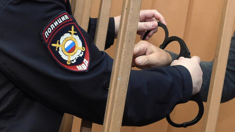 Полицейского в Краснодаре задержали по делу об избиении подозреваемого в краже коров