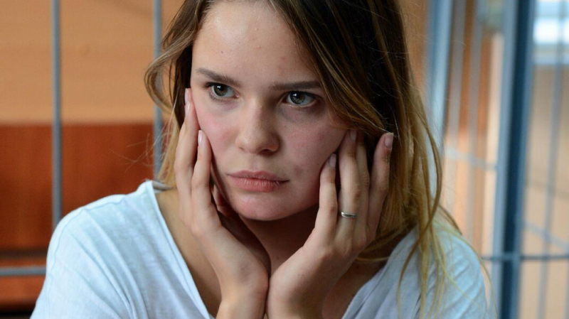 Полиция задержала участницу Pussy Riot Веронику Никульшину. На нее составят протокол о неповиновении