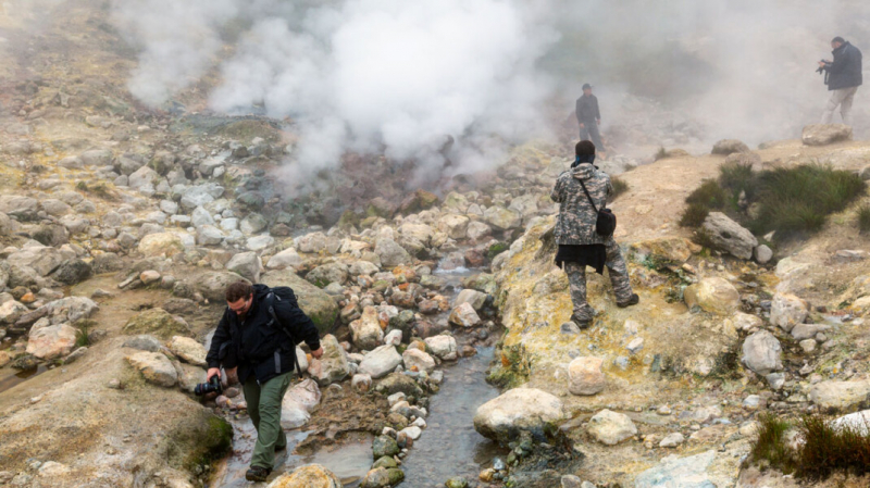 Путин раскритиковал вице-премьера за слова о «топчущих» камчатскую Долину гейзеров туристах