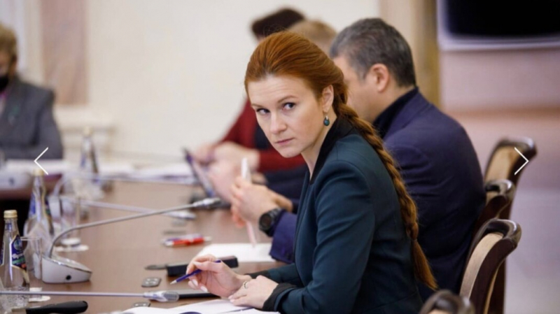 Сотрудница RT Бутина призвала наградить полицейского, «непроизвольно» застрелившего мужчину