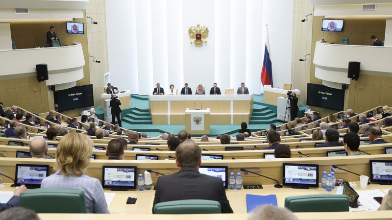 Совфед поддержал «закон против ФБК». В отзыве сенаторы объяснили, почему инициатива соответствует Конституции