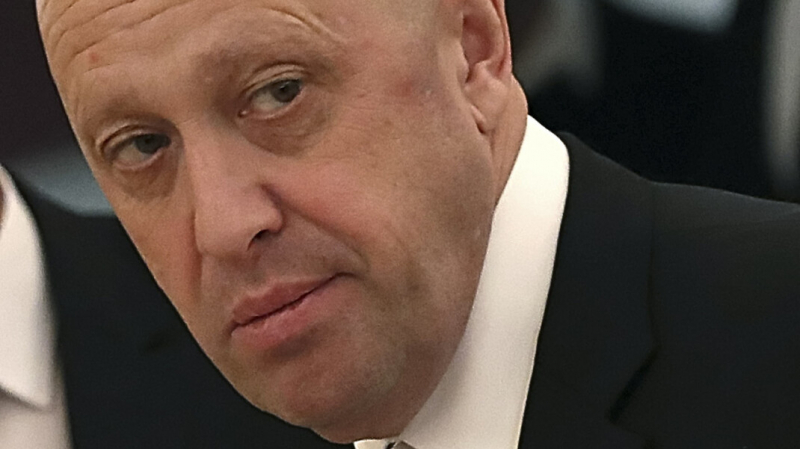 Суд в 167 раз снизил сумму требований «повара Путина» к Навальному и его соратнику