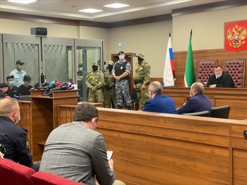 Суд в Казани арестовал на два месяца Ильназа Галявиева, устроившего стрельбу в школе