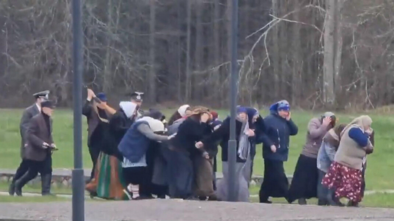 В Белоруссии устроили «театрализованную реконструкцию» сожжения жителей деревни Шуневка к 9 мая