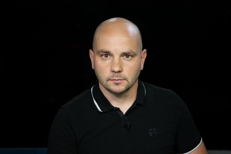 В Пулково сняли с рейса экс-директора "Открытой России" Андрея Пивоварова