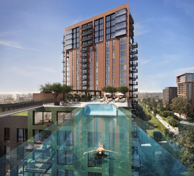 В жилом небоскребе Лондона появился гигантский водяной мост 