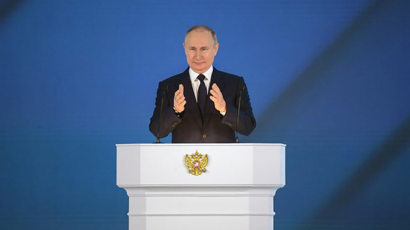 «Варварское преступление». Путин впервые прокомментировал стрельбу в Казани — спустя два дня