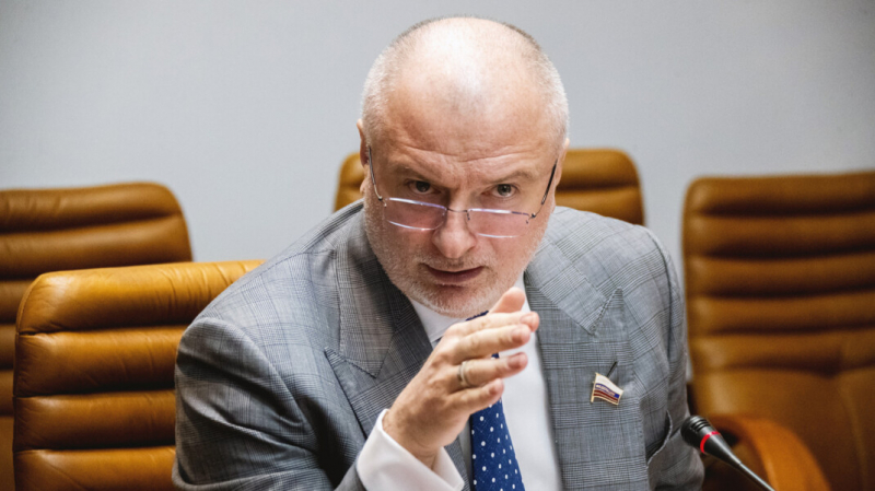 Закон «против ФБК» станет жёстче. До выборов могут не допустить тех, кто поддерживал «экстремистов» в сети