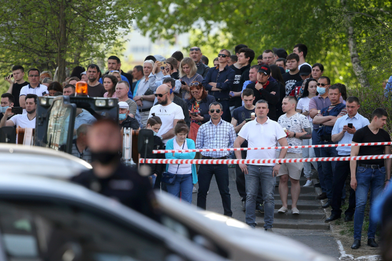 Запретить анонимность в интернете или "оставить подростков в покое": как власти должны реагировать на трагедию в Казани