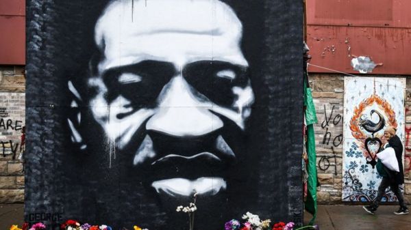 Смерть Джорджа Флойда: полицейский Дерек Шовин приговорен к 22 годам тюрьмы