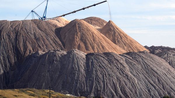 Евросоюз ввел санкции против Беларуси. Под запрет попал экспорт калия и нефтепродуктов