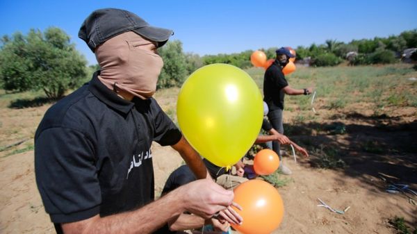 Израиль нанес авиаудары по боевикам в Газе в ответ на запуск зажигательных шаров ХАМАС