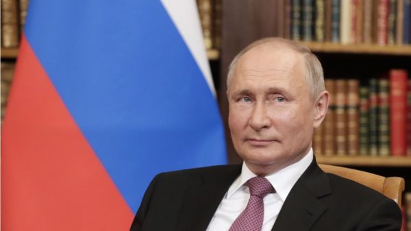 "[Навальный] сознательно шел на то, чтобы быть задержанным". Что рассказал Путин после встречи с Байденом