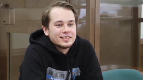 Оппозиционеров Степанова и Яшина не пустили на выборы за поддержку ФБК*. Законно ли это?