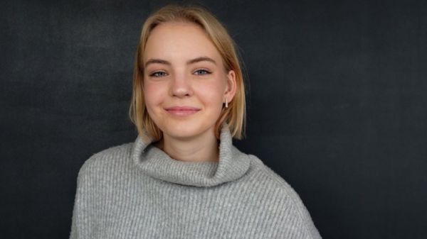 Дочь Навального получила за него Премию мужества в Женеве