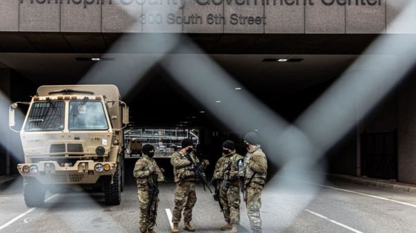 Смерть Джорджа Флойда: полицейский Дерек Шовин приговорен к 22 годам тюрьмы