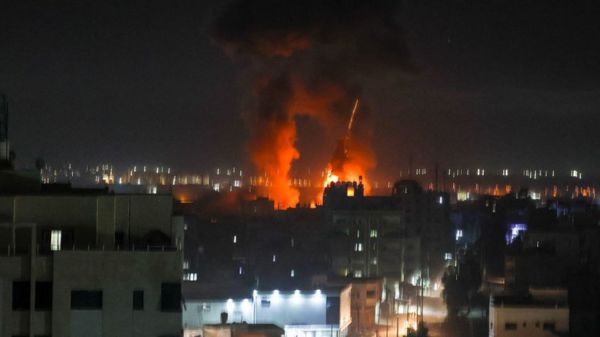 Израиль нанес авиаудары по боевикам в Газе в ответ на запуск зажигательных шаров ХАМАС