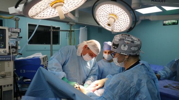 В России меняют правила помощи онкобольным. Почему часть врачей против нового порядка?