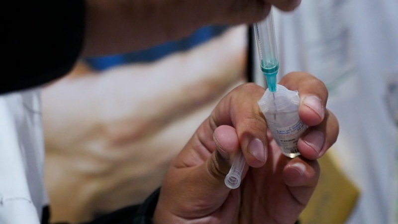 Дума добавила Covid-19 в календарь прививок. Чем это грозит врачам и учителям?